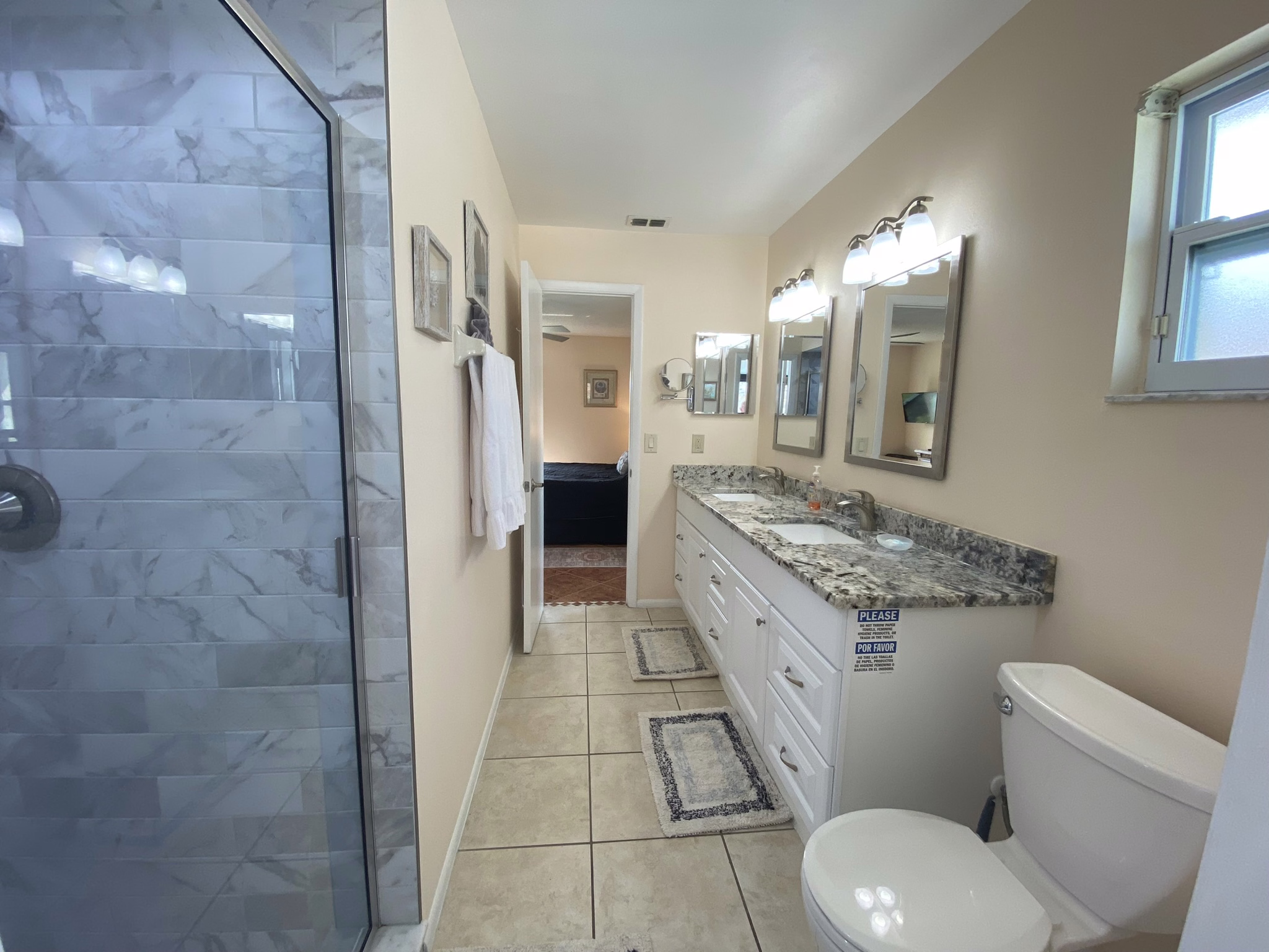 En-suite walk-in shower